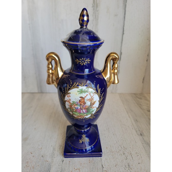 Other - Vintage‎ Cobalt blue Scenic Victorian couple vase bagpipe lidded unique home